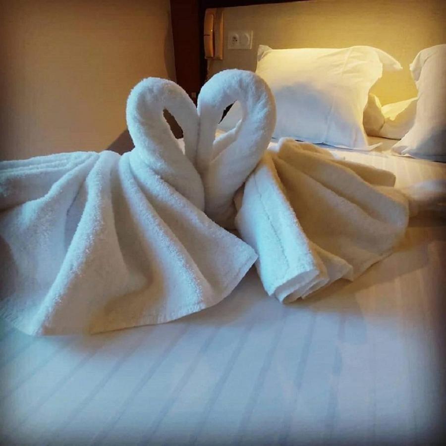 Hotel Les Gabarres Tour-de-Faure Ngoại thất bức ảnh