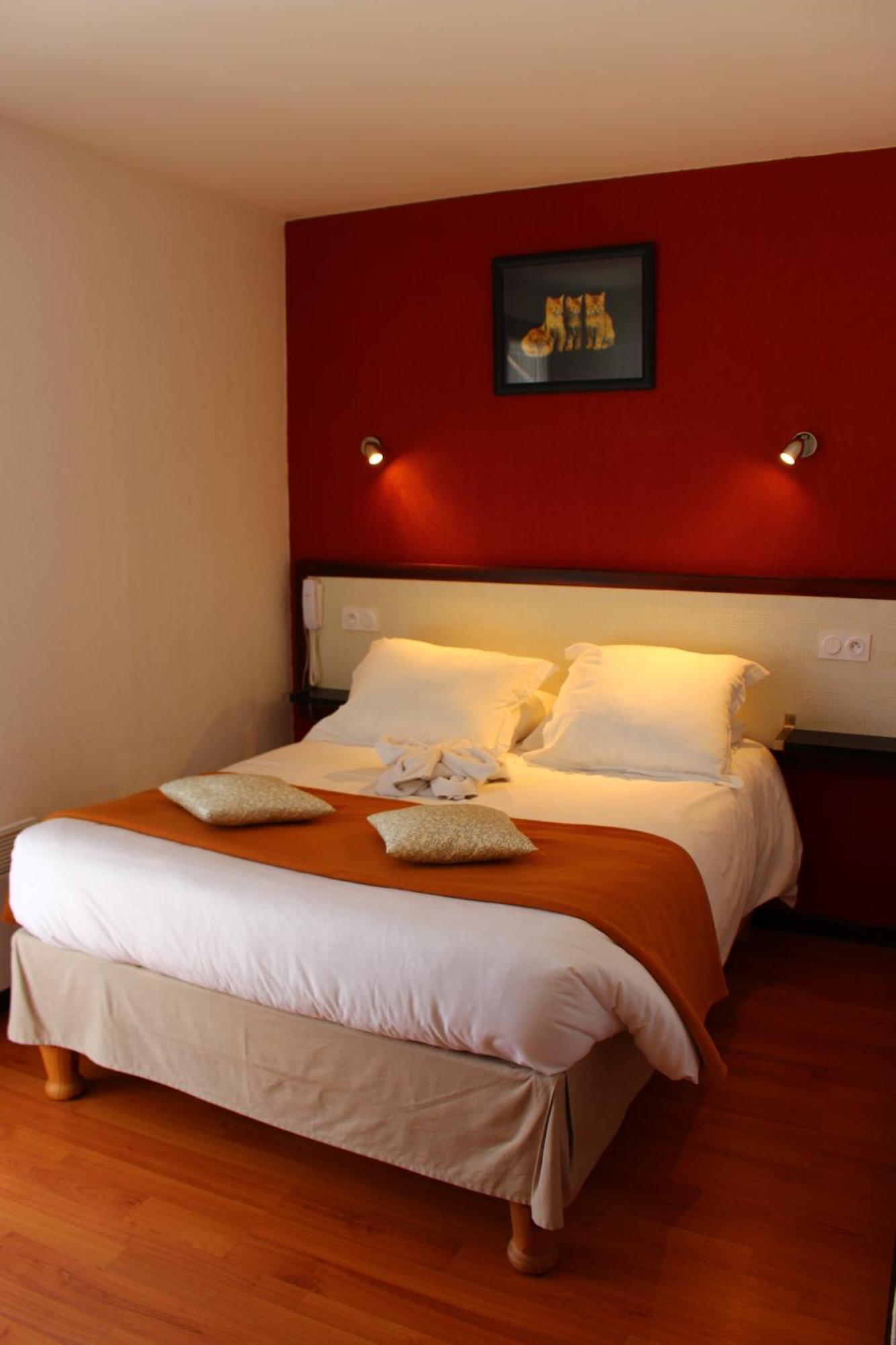 Hotel Les Gabarres Tour-de-Faure Phòng bức ảnh