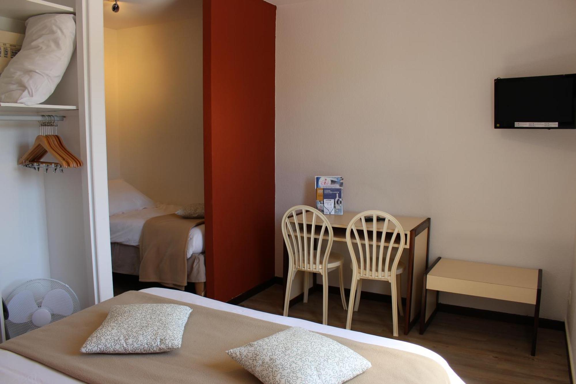 Hotel Les Gabarres Tour-de-Faure Phòng bức ảnh