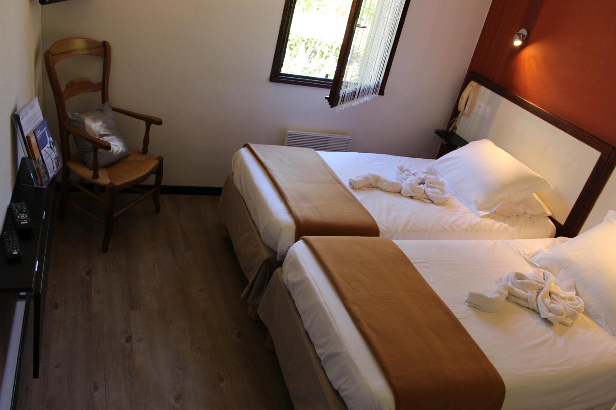Hotel Les Gabarres Tour-de-Faure Phòng bức ảnh