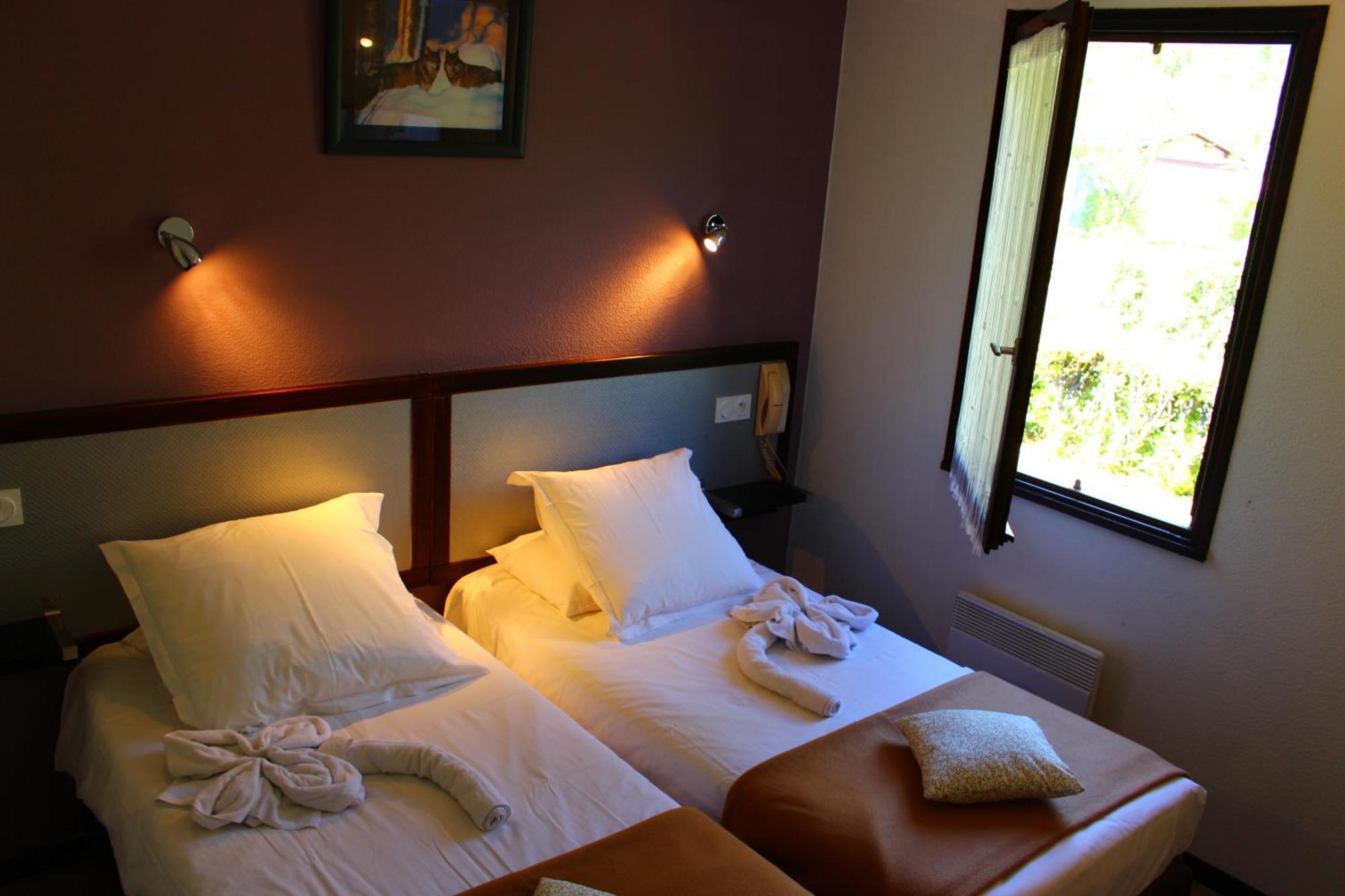 Hotel Les Gabarres Tour-de-Faure Phòng bức ảnh