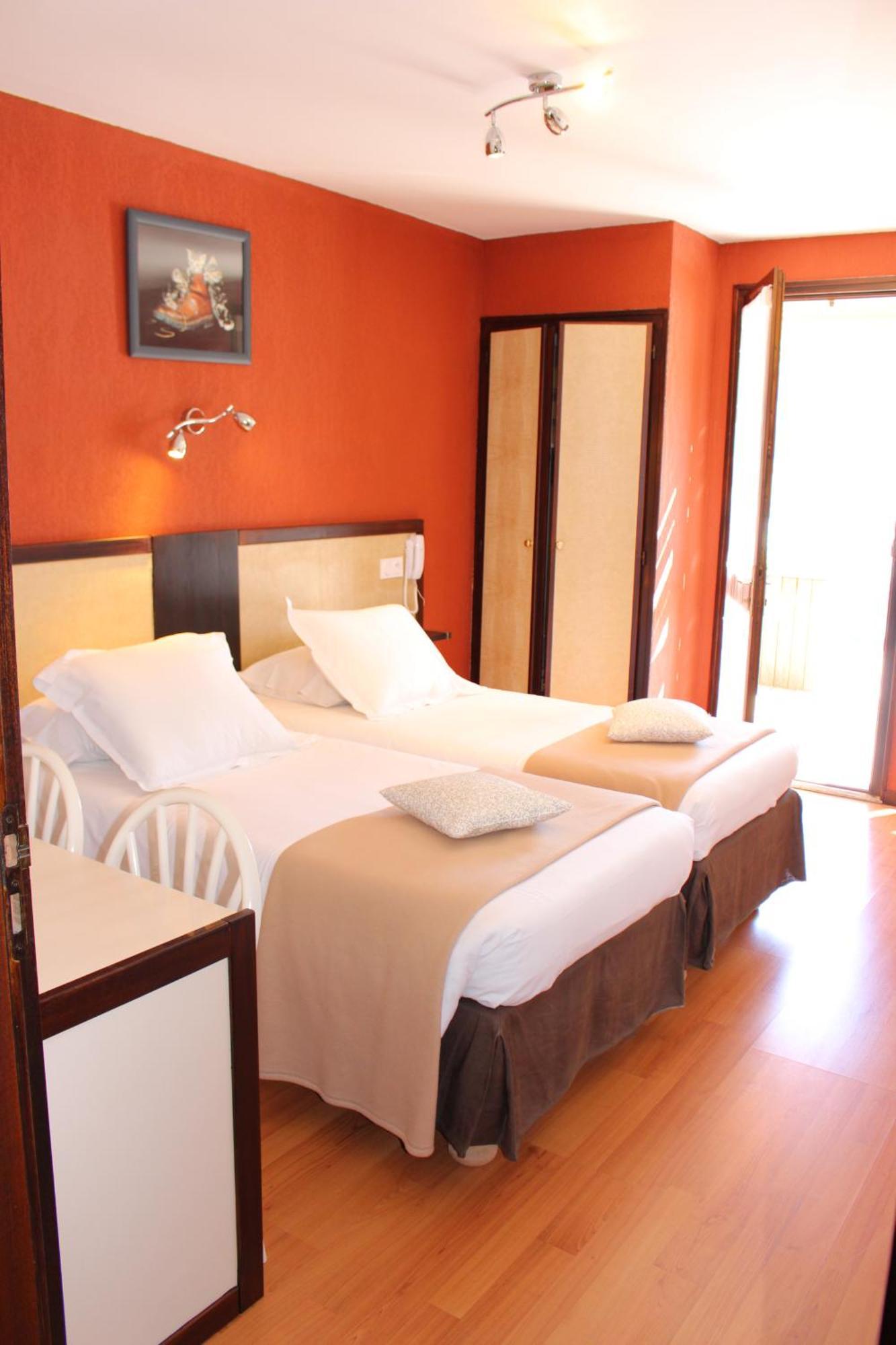 Hotel Les Gabarres Tour-de-Faure Phòng bức ảnh
