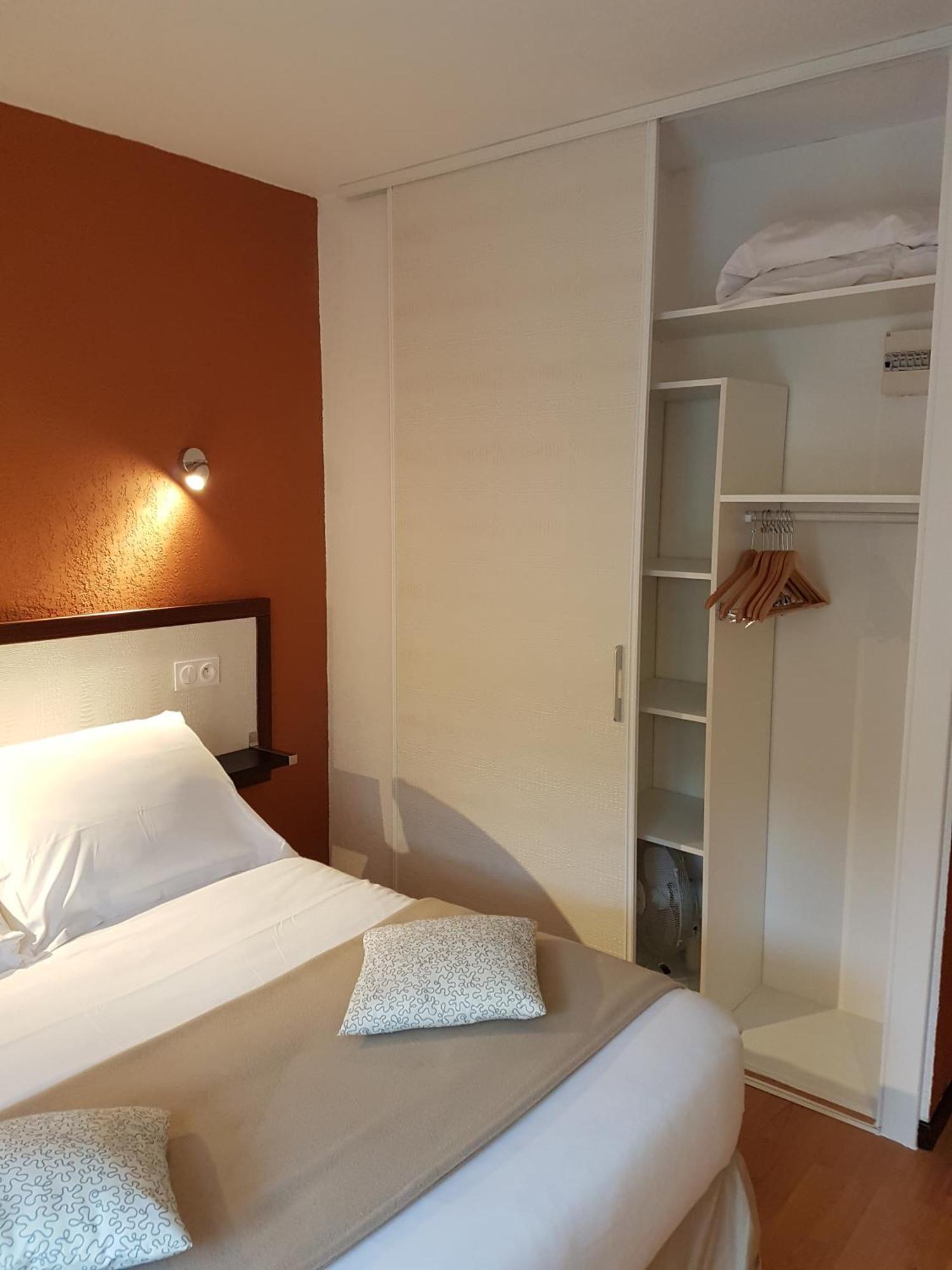 Hotel Les Gabarres Tour-de-Faure Phòng bức ảnh