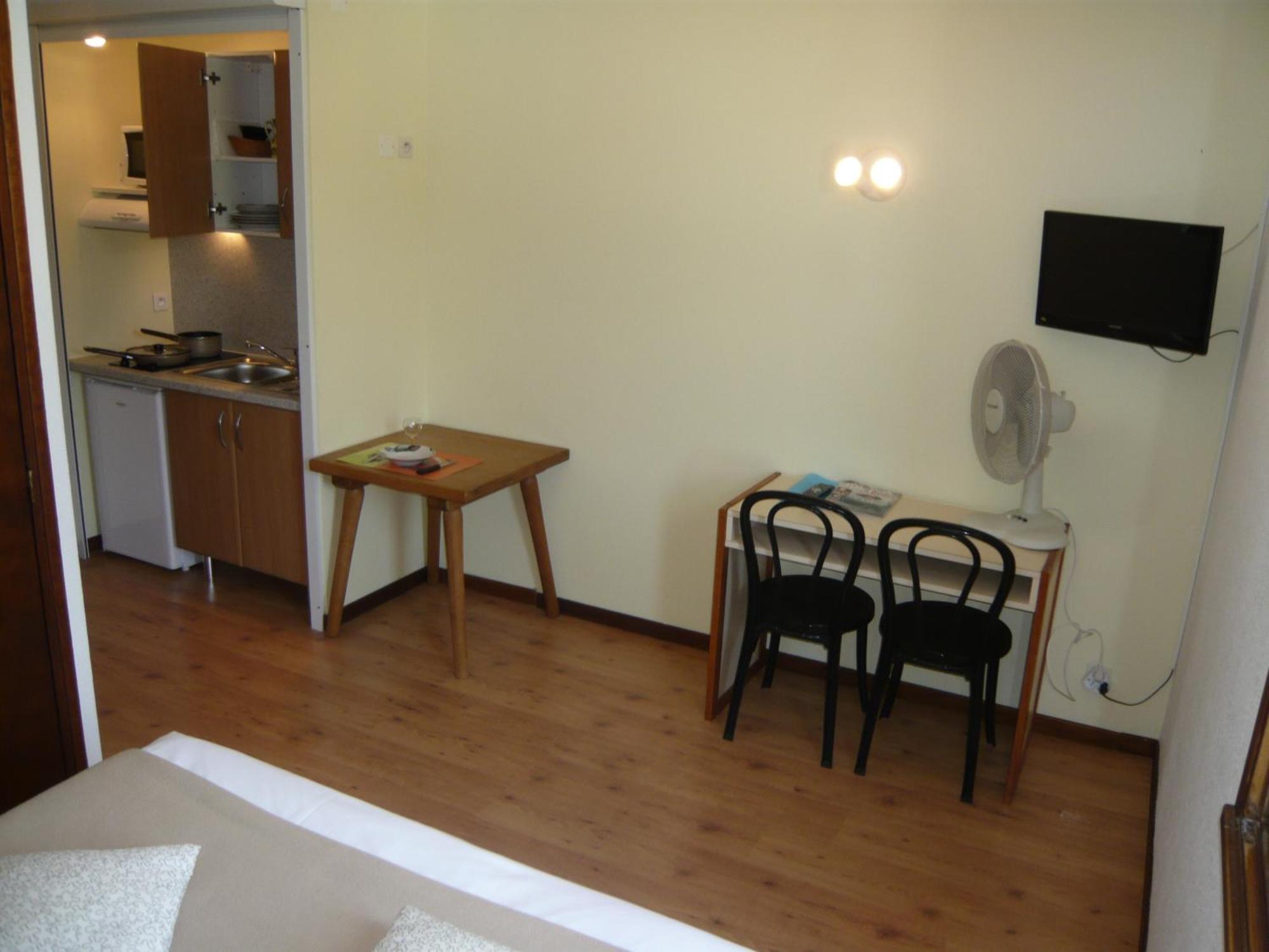 Hotel Les Gabarres Tour-de-Faure Phòng bức ảnh